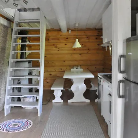 Semesterbostad Verde Kihelkonna